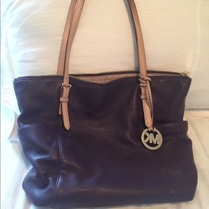 Michae Kors Jet Set Leather tote