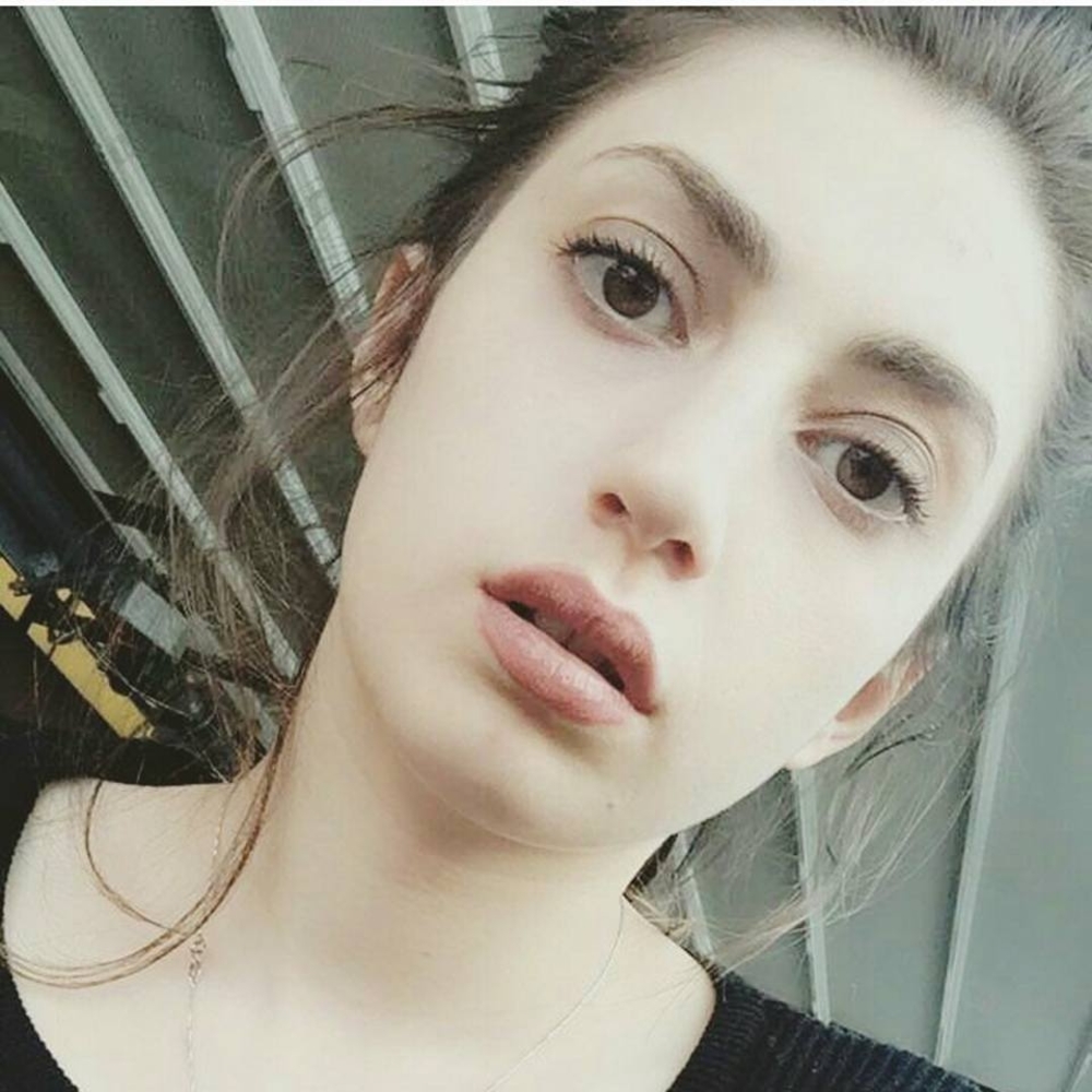 Meet your Posher, Ayşe