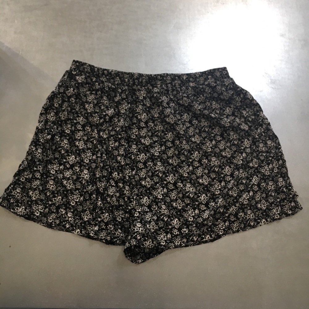 Worn only a few times forever 21 size large shorts
