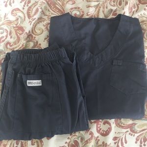 Uniform advantage scrubs