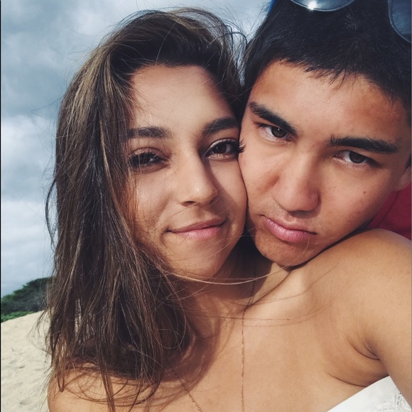 MEET YOUR POSHER🌼 - Picture 2 of 3