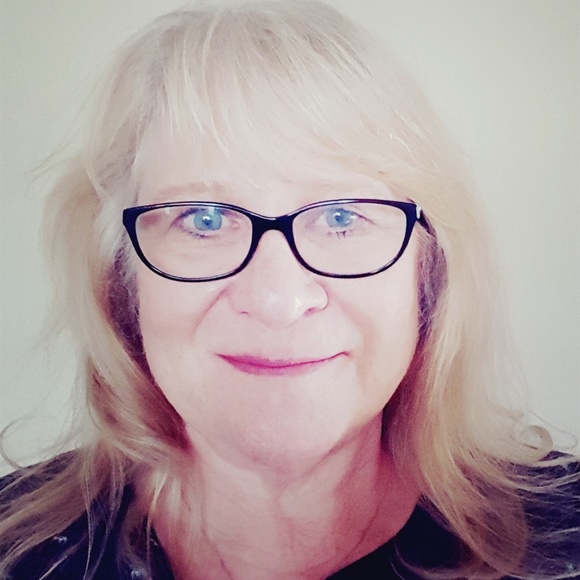 Meet your Posher, Nancy - Picture 2 of 2