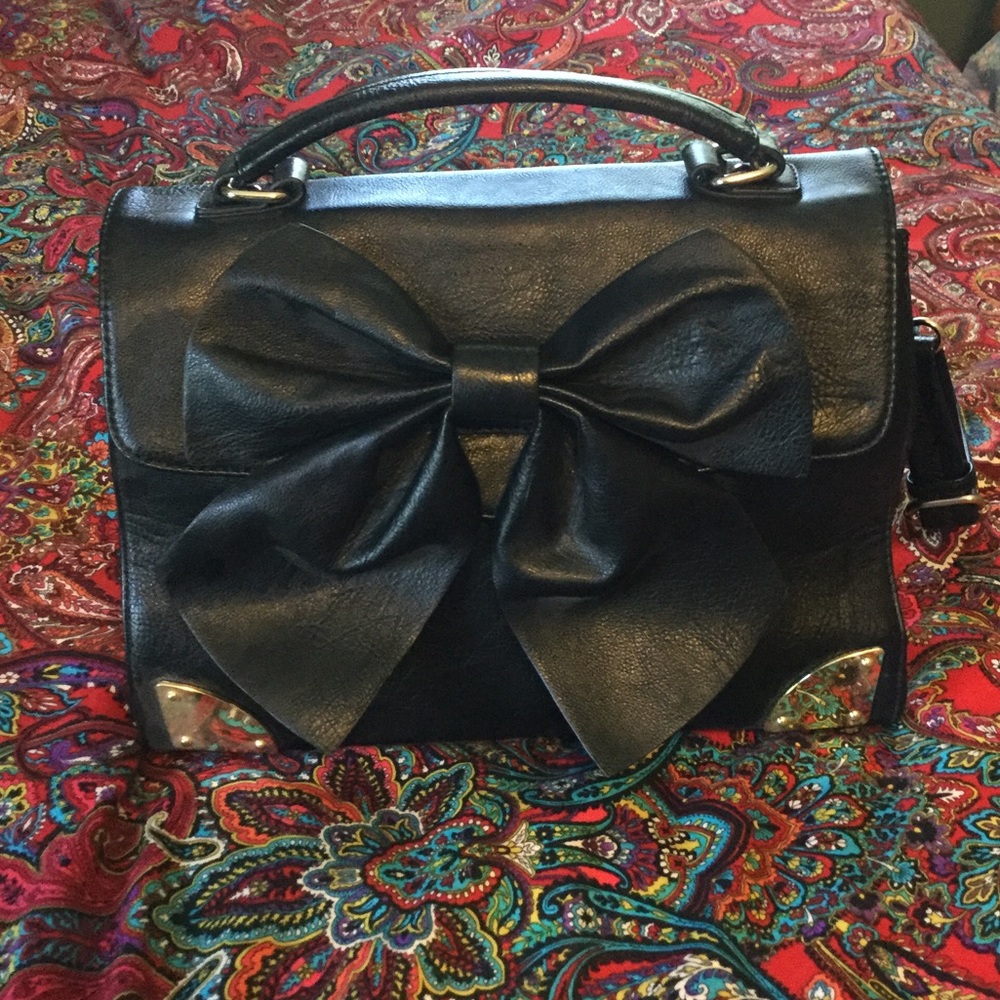 Oversized black tote
