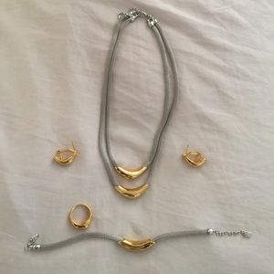 Woman's Jewelry