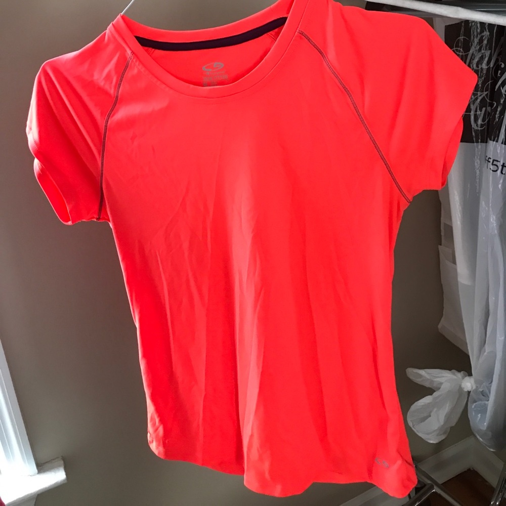 fitted workout shirt