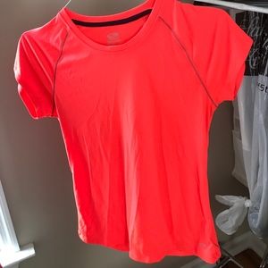 fitted workout shirt