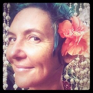 Meet your Posher, Joy