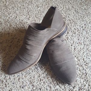 NWOT Chinese Laundry Booties - "Z-Dafni"