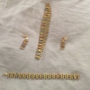 Woman's Jewelry