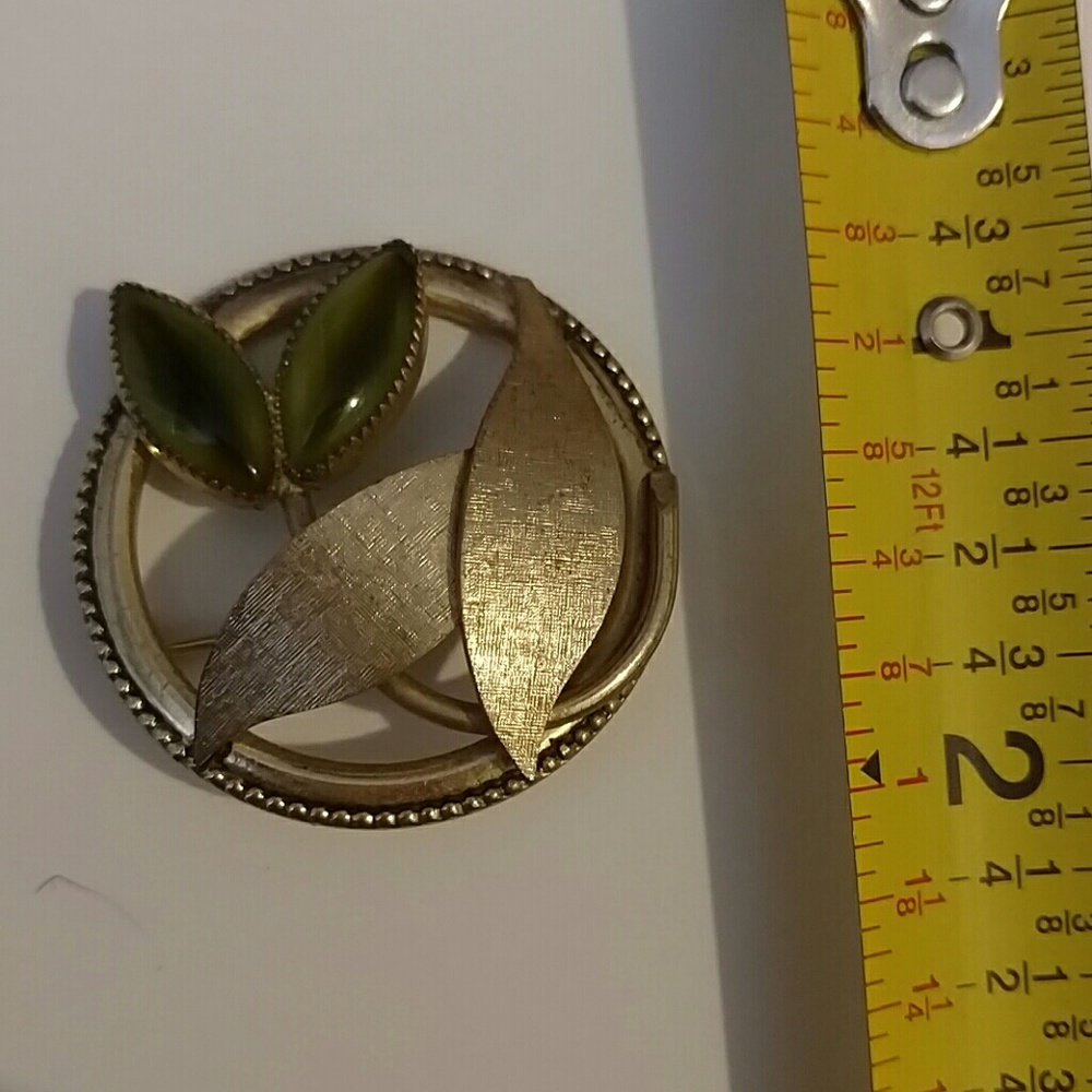 Vintage round abstract floral brooch - Picture 3 of 5