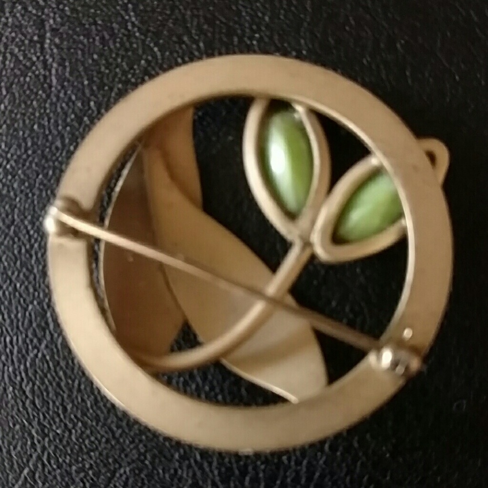 Vintage round abstract floral brooch - Picture 4 of 5