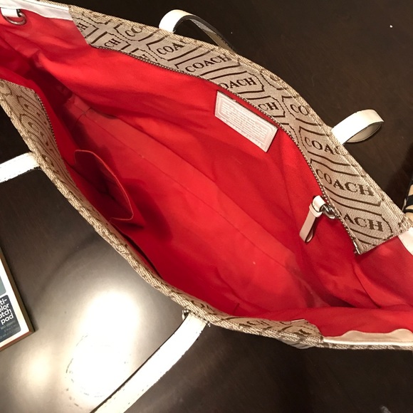 Coach purse - Picture 3 of 4