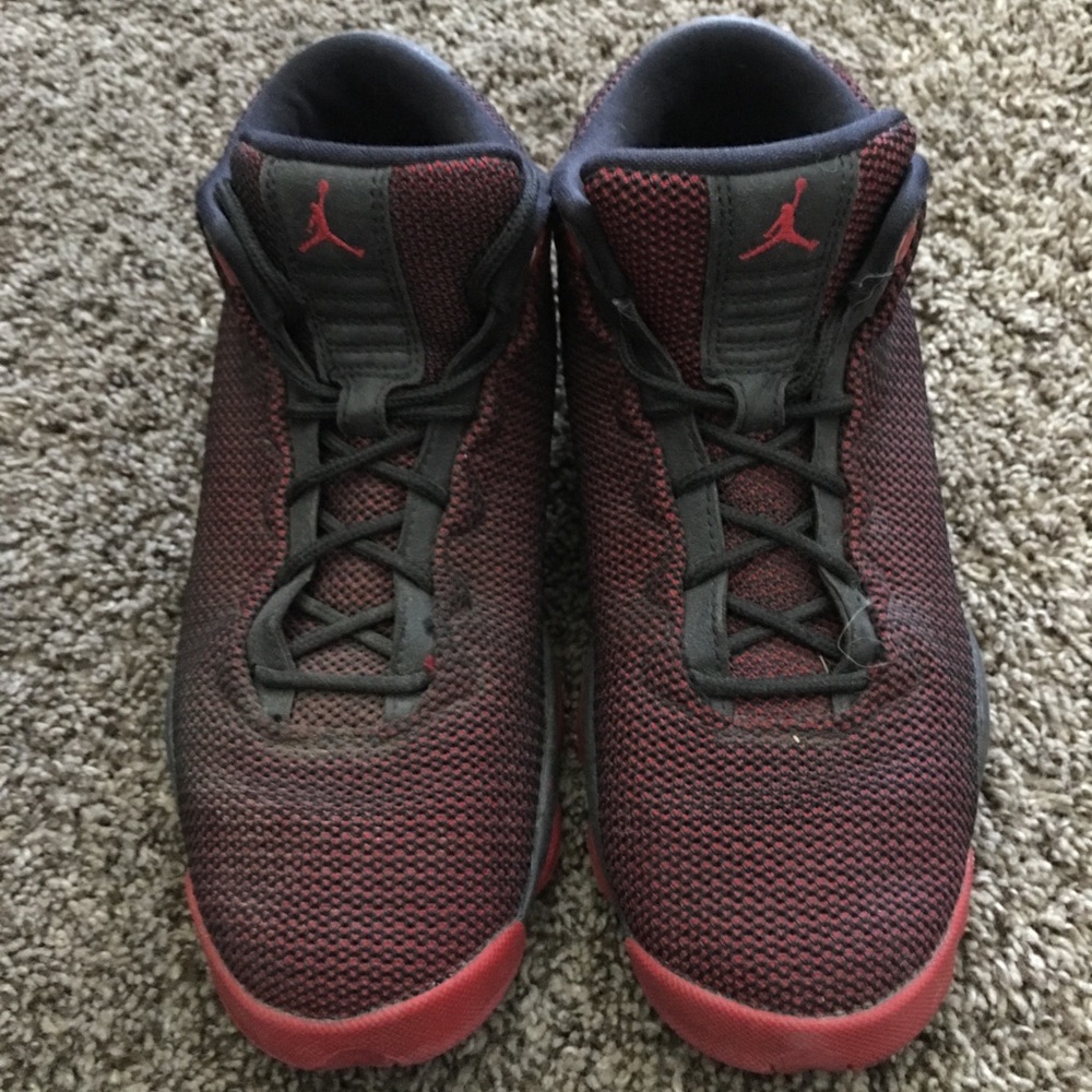 Youth size tennis shoes