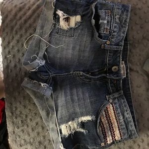 Jeans shorts with designs