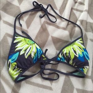 Brand new aerie swim top!