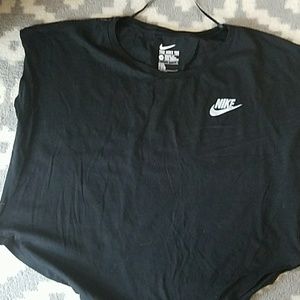Nike athletic tee crop