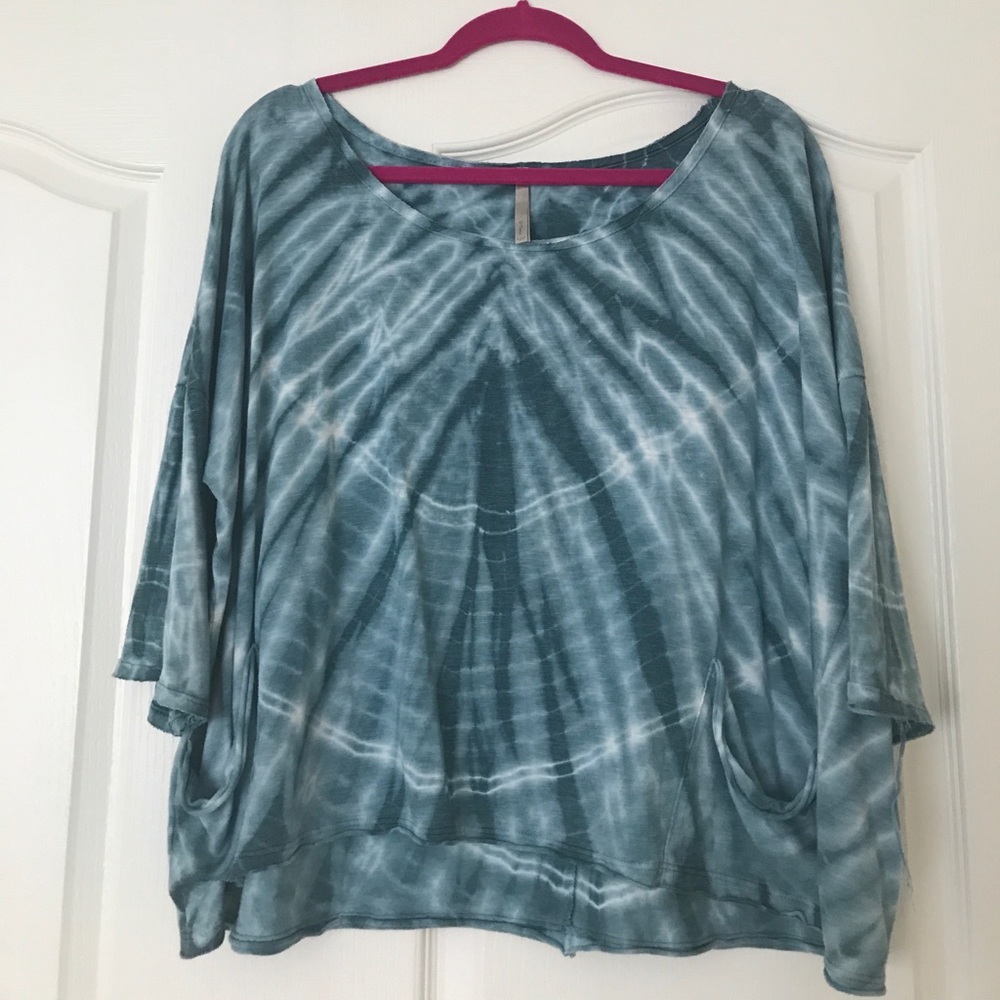 ❌SOLD❌Tie-Dye Flowy Blouse