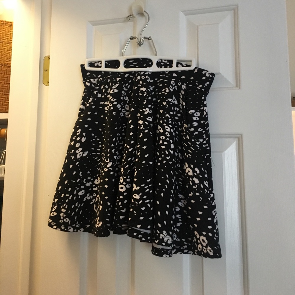 cotton on black and white skater skirt