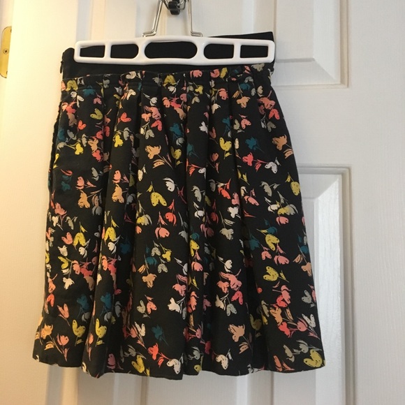 forever 21 skirt with flower print - Picture 1 of 2
