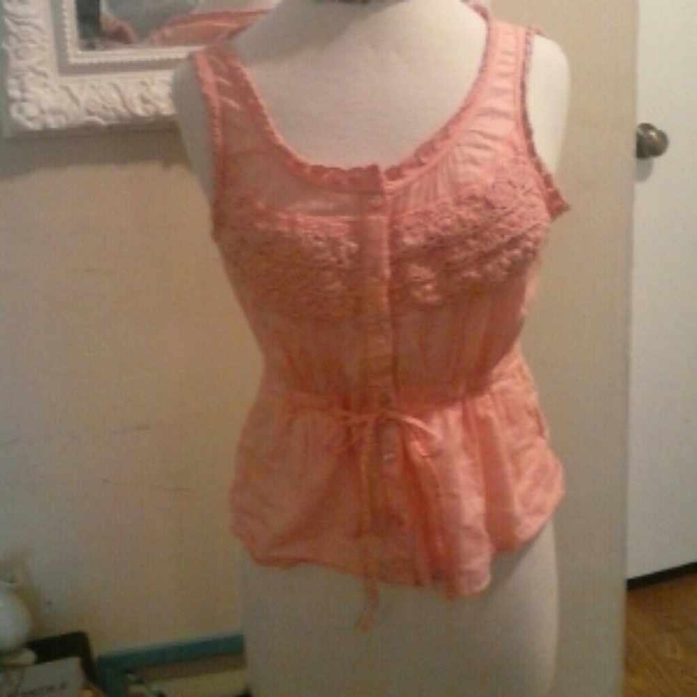 Dainty pink cami style top with lace
