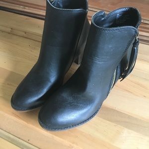 Nine West Black Booties Size 8