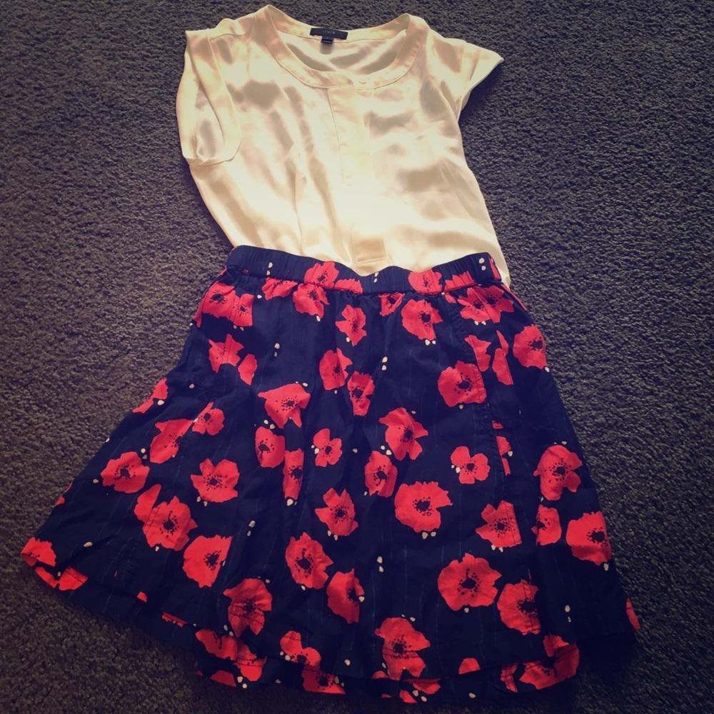 Floral Skirt with POCKETS!