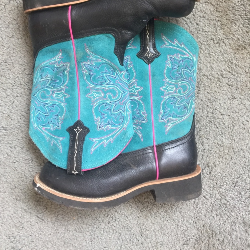 Ariat blue pink and black cowgirl boots