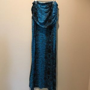 VENUS skirt, size large, NWOT