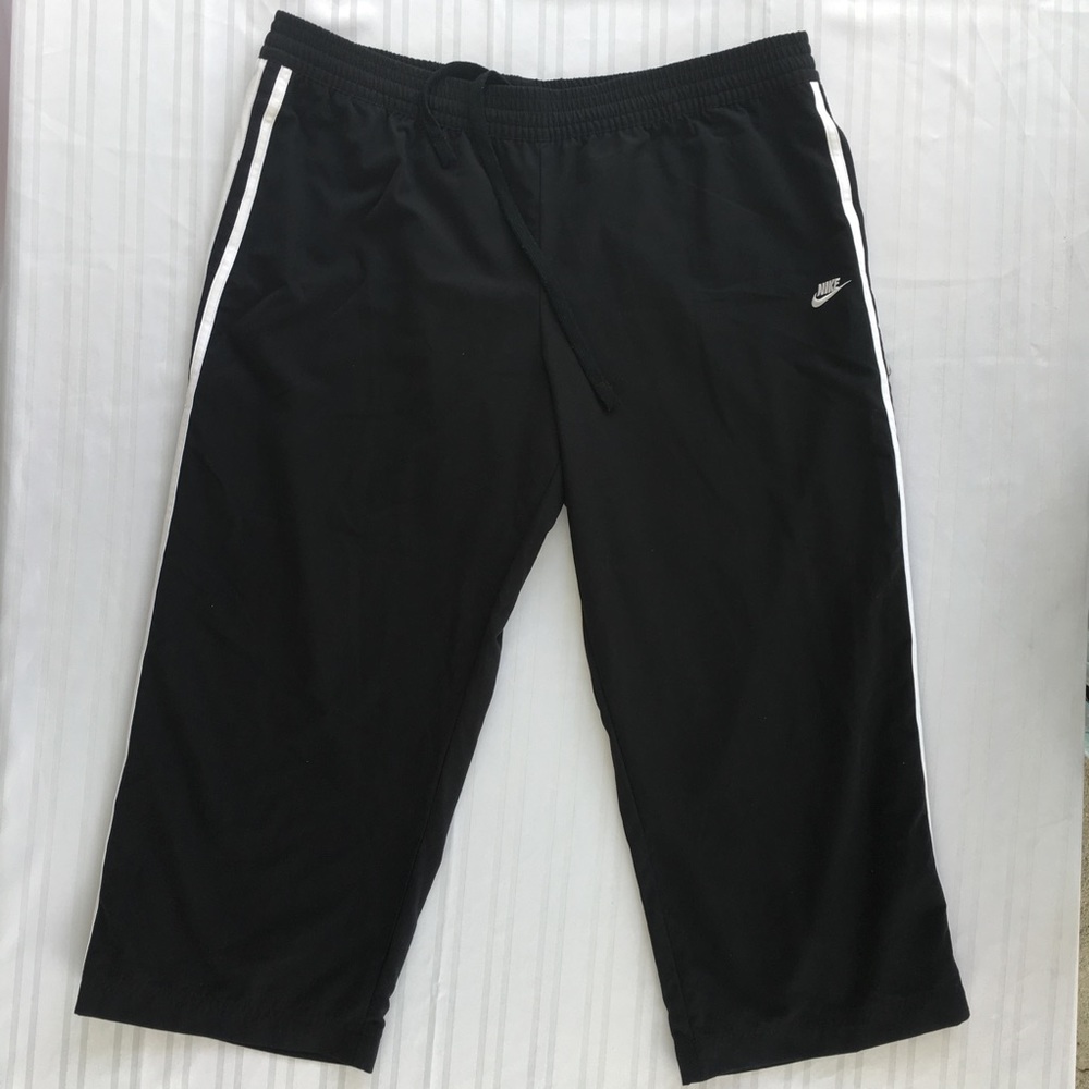 Never Worn! Nike Crop Pant