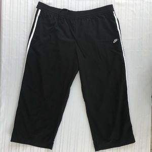 Never Worn! Nike Crop Pant