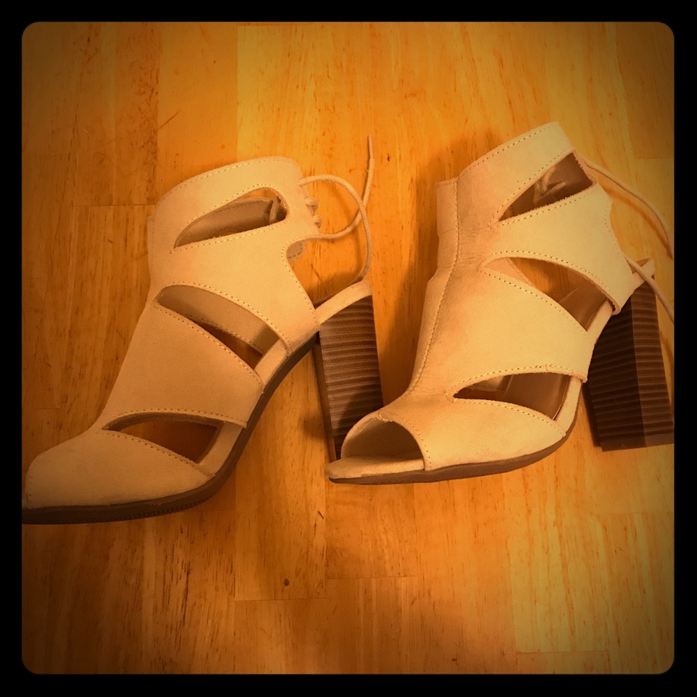Cutout Luciana Bootie