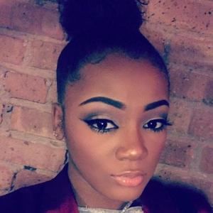 Meet your Posher, Maya