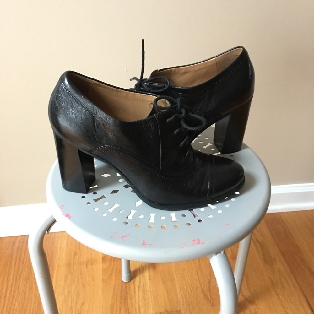 Nine West black oxford pumps