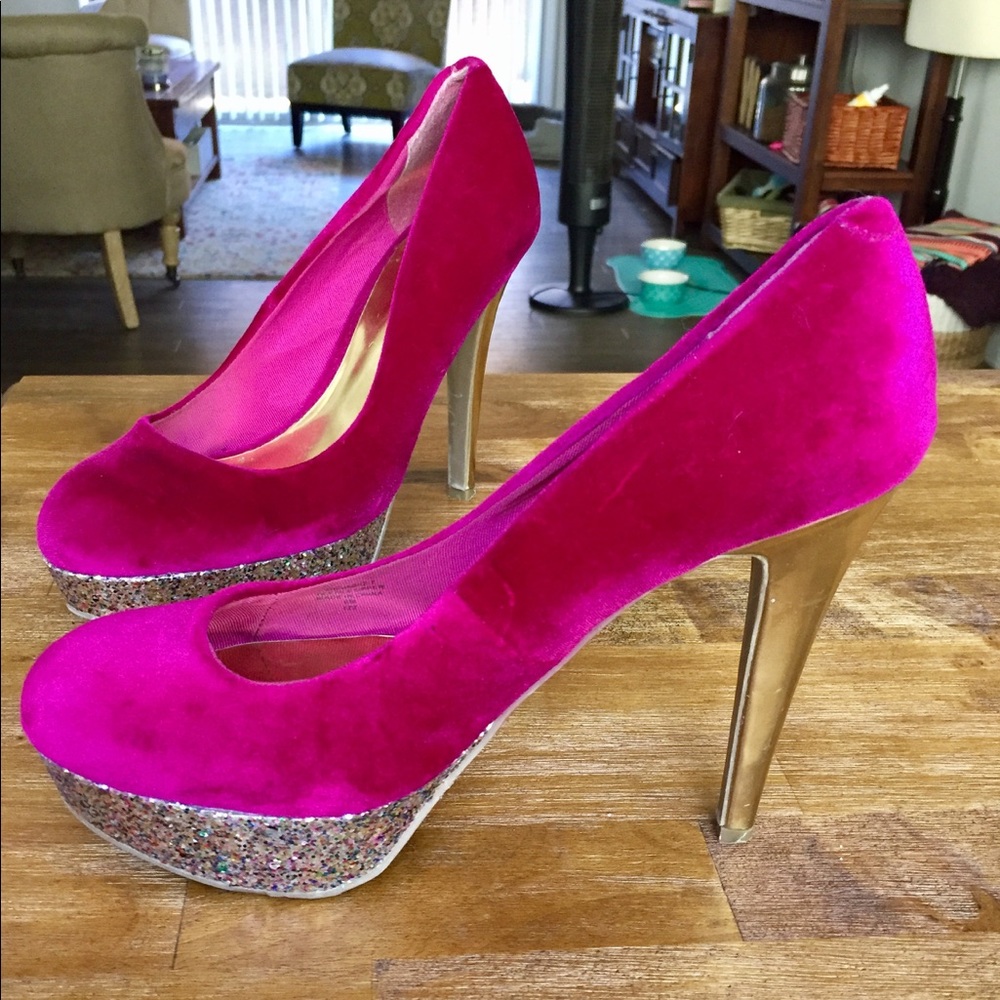 Velvet, Glitter and Gold Heels!