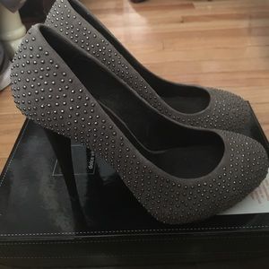 Dolce Vita Gray Trinity Pumps