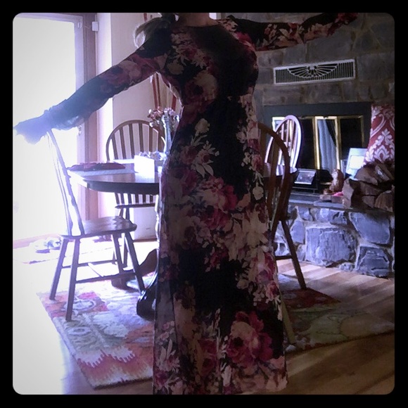 Gorgeous maxi sheer dress - Picture 1 of 4