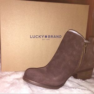 BRAND NEW NEVER BEEN WORN BOOTIES
