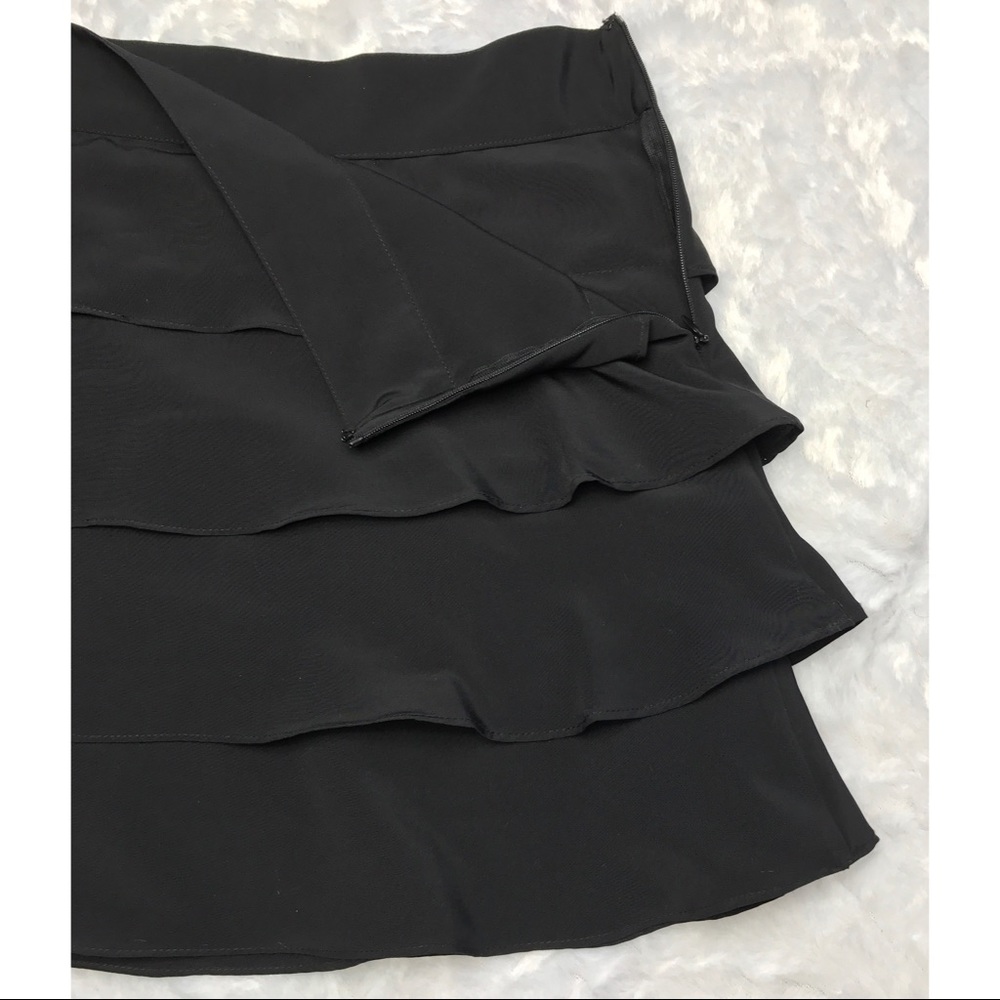5/48 Black Skirt (M) - Picture 2 of 3