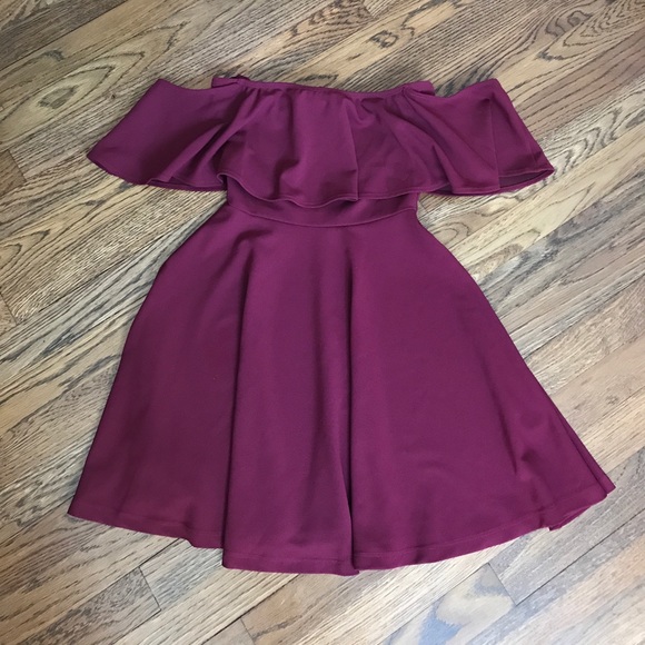 Forever 21 Dresses & Skirts - Off the shoulder dress