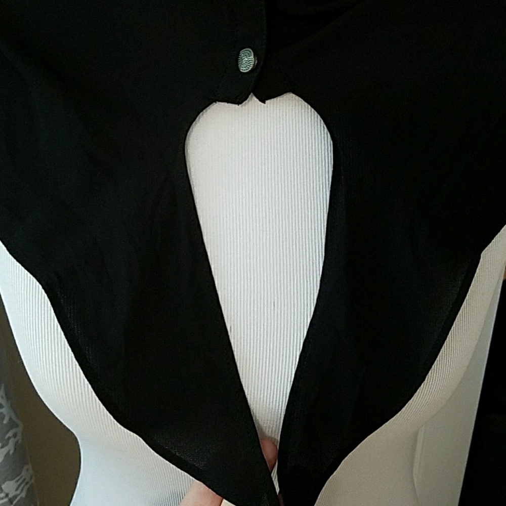 Maurices Hi-Li Tie-Front Button-Up Blouse - Picture 5 of 6