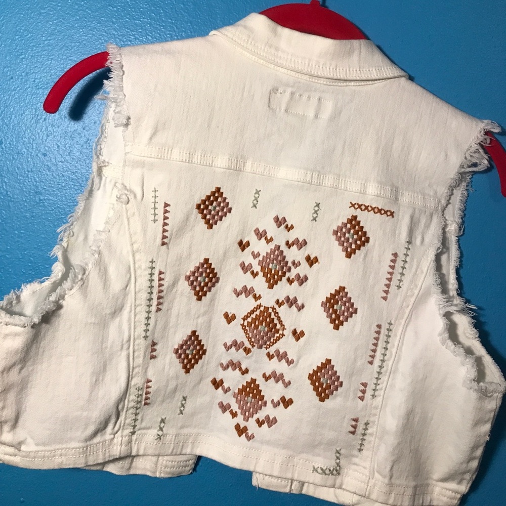 Kiss & cry white jean vest