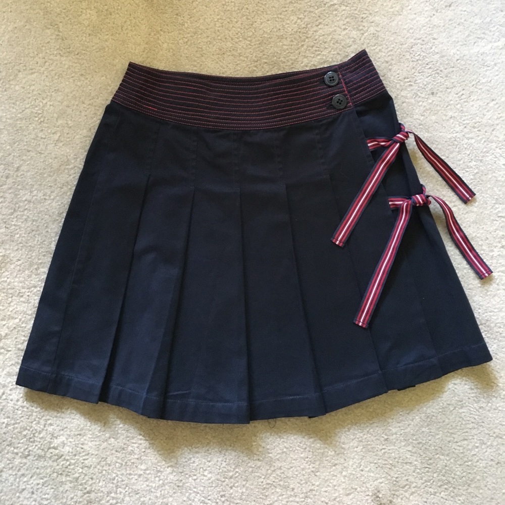 Adorable navy pleated/tied wrap skirt