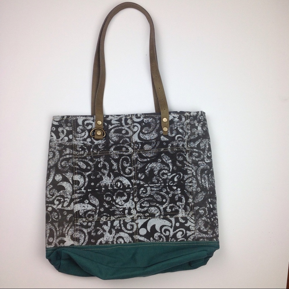 Chloe & Lex Canvas Tote