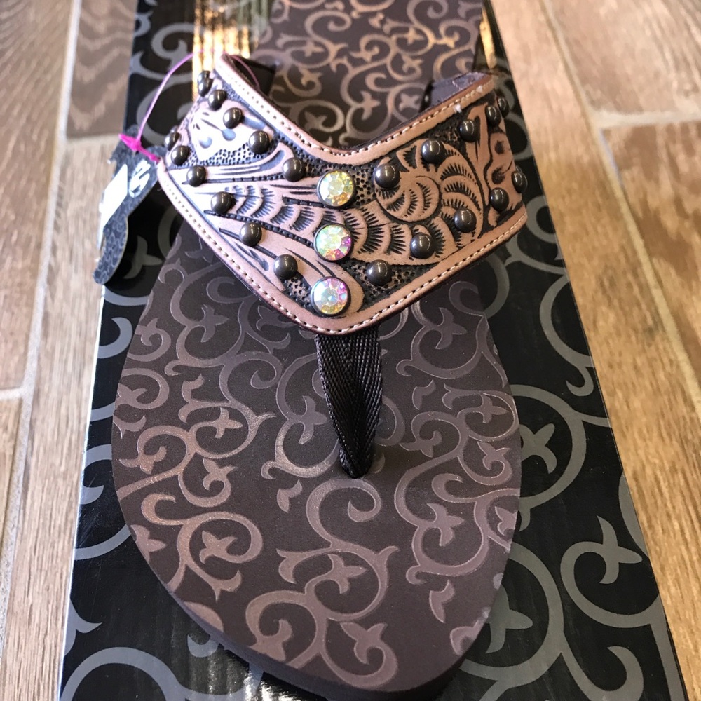 Tooled flip flop  with  stone accents
