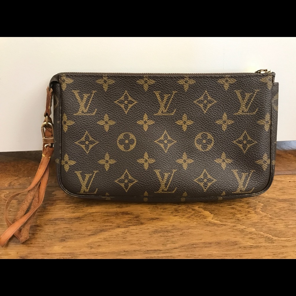 LV Pouch