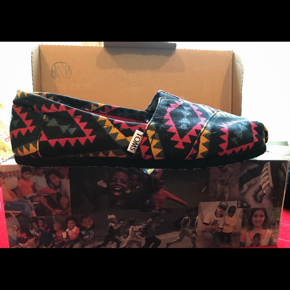 Classic Red Indo Tribal TOMS