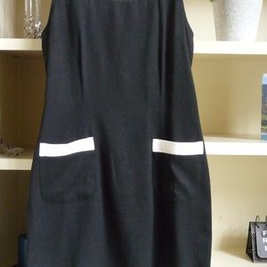 Sarah Richards black sleeveless dress w white trim