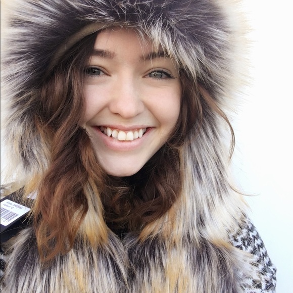 Meet your Posher, Katie - Picture 1 of 8