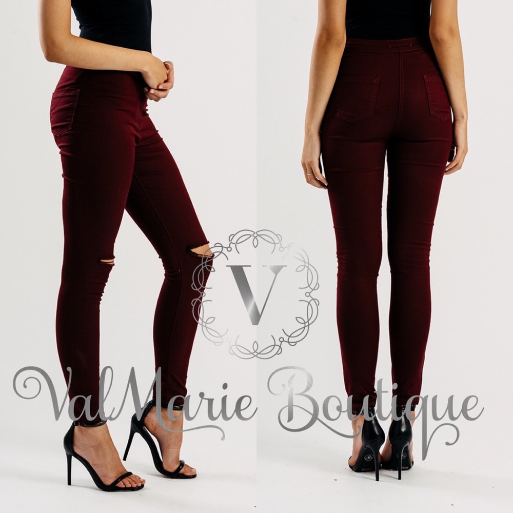 ❇️SALE❇️ Burgundy Destroyed Knee Skinny Jeans - Picture 2 of 3