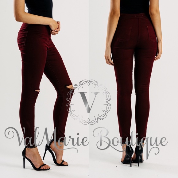 ❇️SALE❇️ Burgundy Destroyed Knee Skinny Jeans - Picture 2 of 3